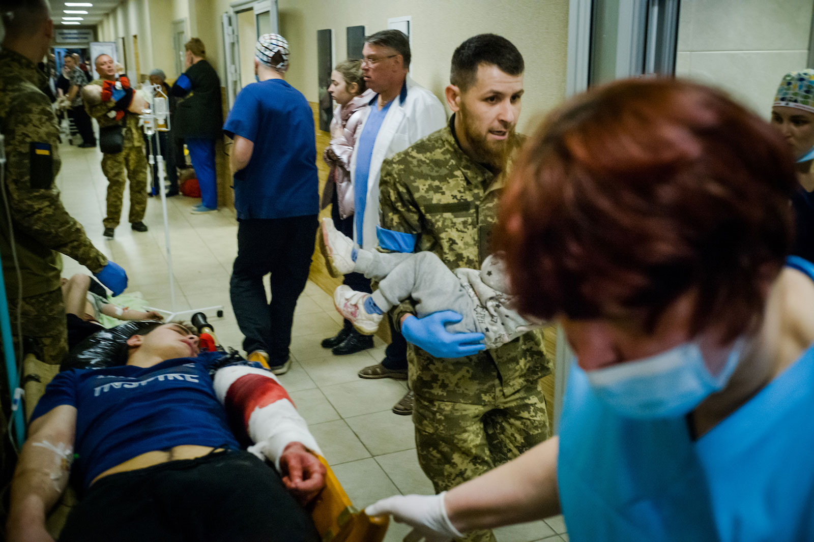 2_wounded_civilians_kramatorsk
