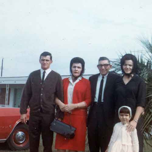 Lois (far right) with her daughter, Karla, when she was young. From left to right: Lois’s brother, mother, and father.